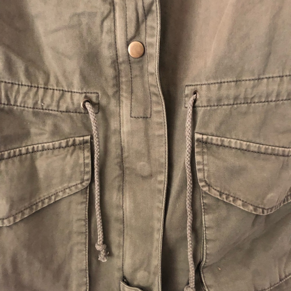 Vest - Picture 2 of 5